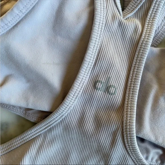 Greyish pink Alo sports bra - XS - Picture 3 of 4